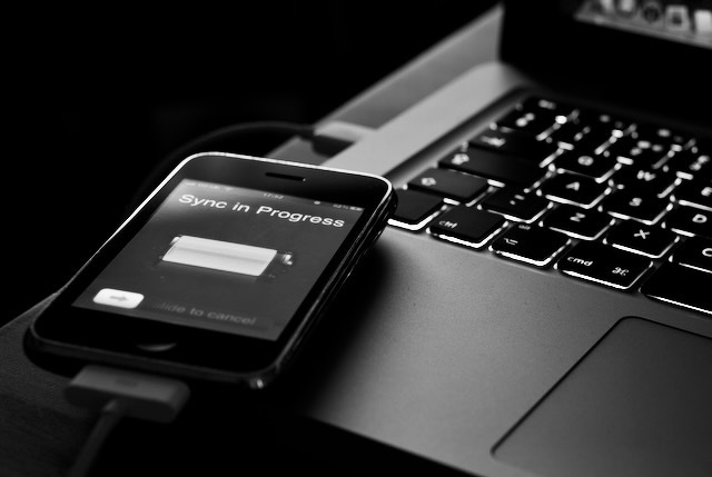 That syncing feeling, as an old iPhone syncs to a Macbook